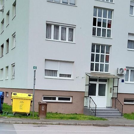 Studio Apartman Four Pearls Karlovac Luaran gambar